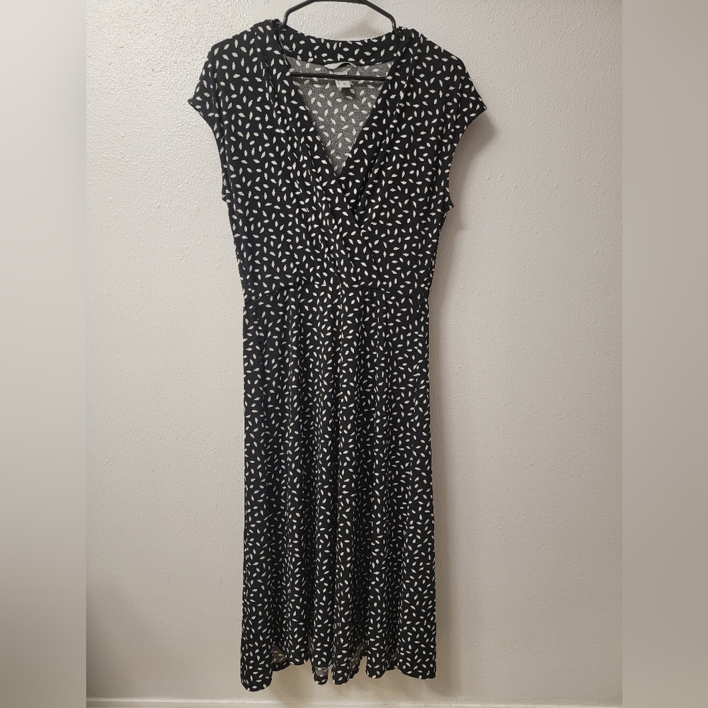 H&M Black and White Long Sleeve V-Neck Sundress